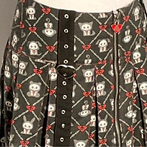 Hot Topic Size M Skelanimals Grommet Strap Goth Skulls Pleated Plaid Mini Skirt - Picture 7 of 10